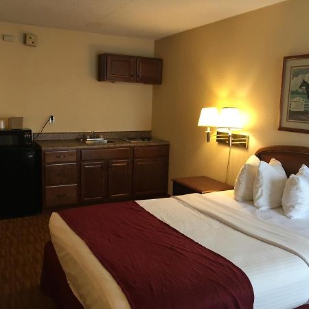 Econo Lodge Inn & Suites Radford Exterior foto