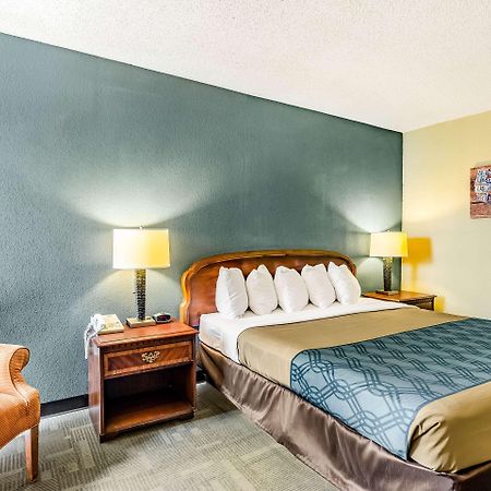 Econo Lodge Inn & Suites Radford Exterior foto