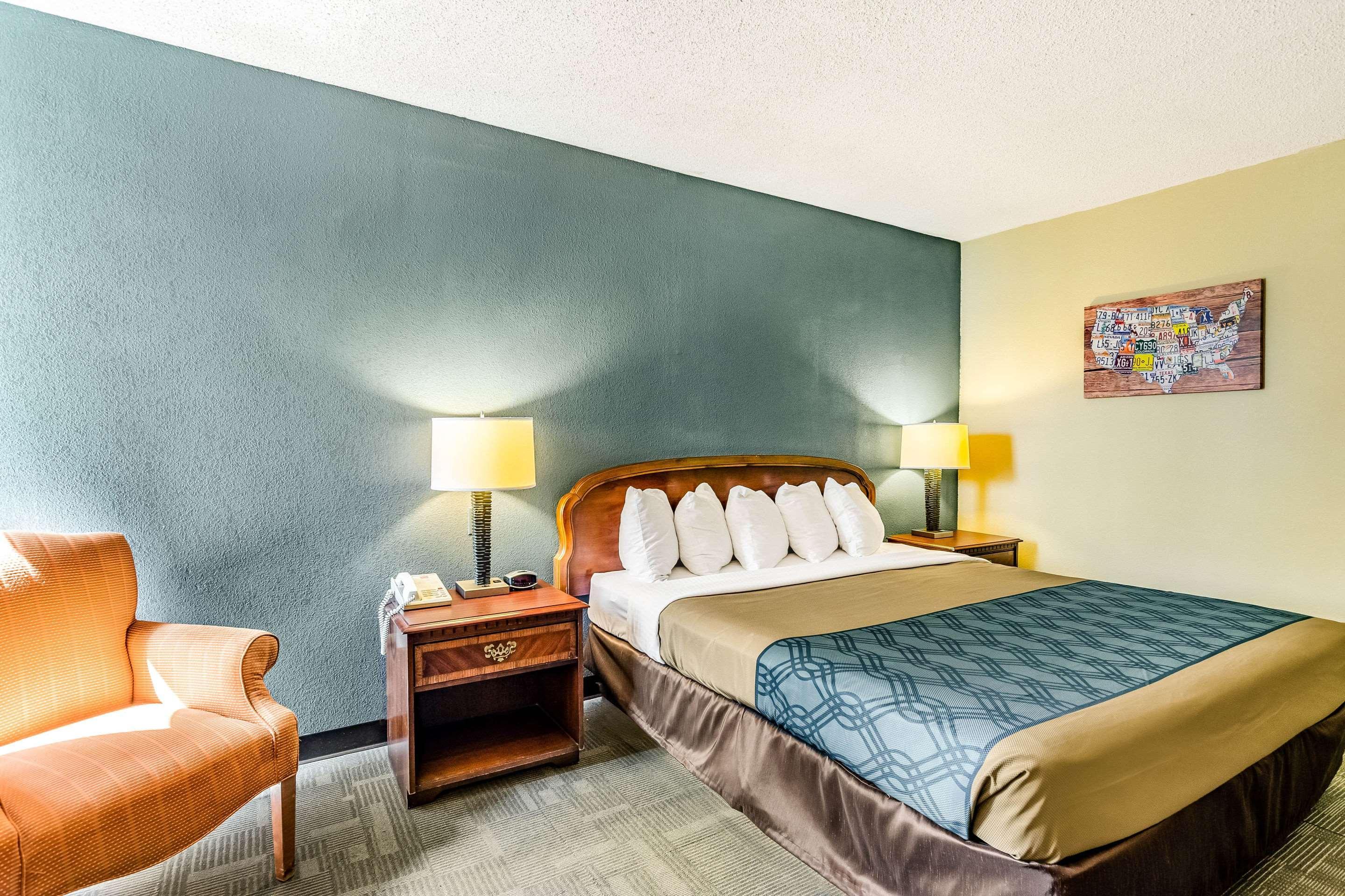 Econo Lodge Inn & Suites Radford Exterior foto