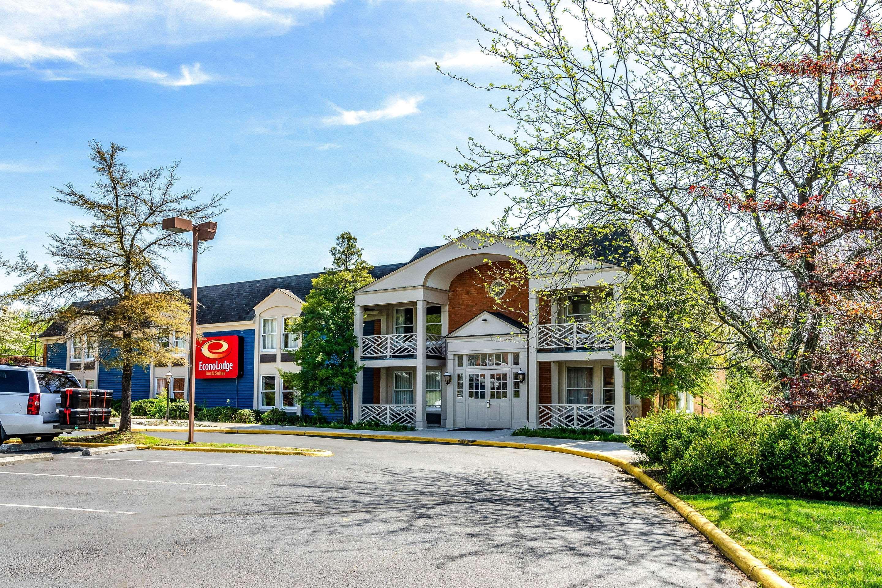 Econo Lodge Inn & Suites Radford Exterior foto